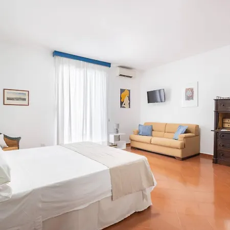 Sorrentovibes - Charming Bedroom In With Balcony *