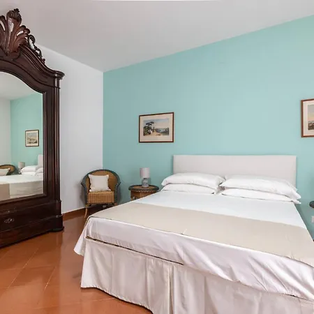 ゲストハウス Sorrentovibes - Charming Bedroom In With Balcony